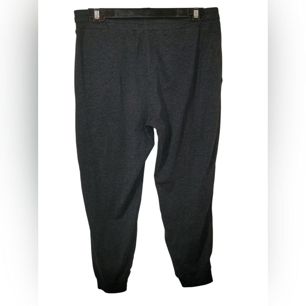 Vuori Women's Charcoal Performance Jogger Size (M) - Picture 3 of 5